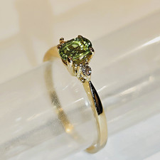 Anello peridoto 0,36 ct con