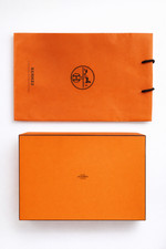 Scatola Hermes con busta e
