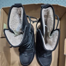 Manitobah Mukluks donna