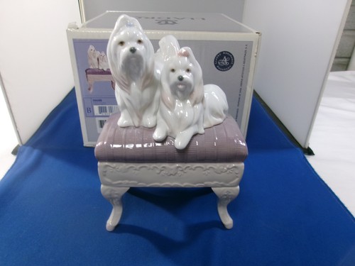 Lladro looking pretty 06688 - "looking, pretty'