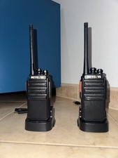 Walkie Talkie professionali con base di ricarica inclusa.