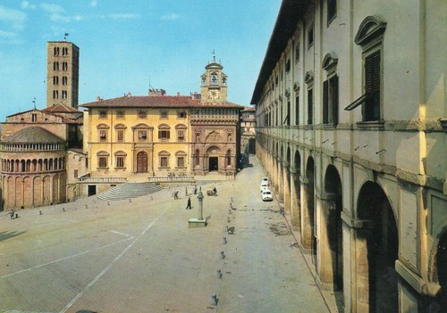 Arezzo piazza grande - piazza,