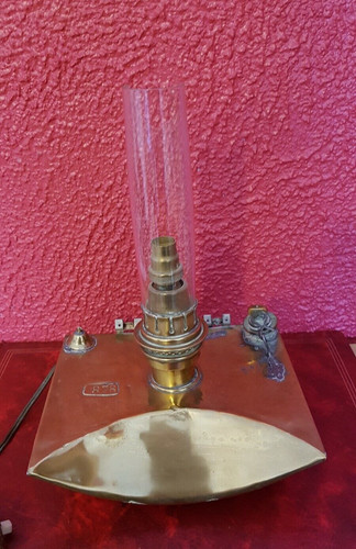 Antica lampada petrolio - lampada, in