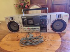SHARP  QT 37 MINI GETTO BLASTER   BOOMBOX    VINTAGE CON RADIO FUNZIONANTE
