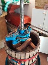 torchio per uva, Diraspatrice manuale, Tappatrice bottiglie, 12 damigiane 50L cd