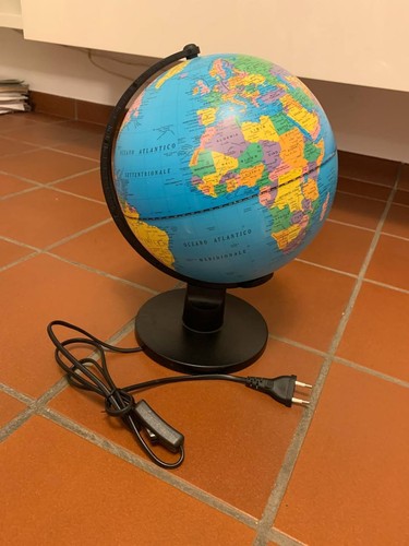 Mappamondo luminoso