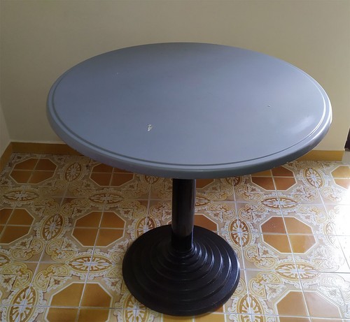Tavolo tondo con piano - con,