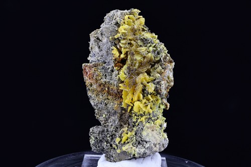 Wulfenite vanadinite - wulfenite,