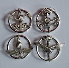 Militaria Lotto 4 FREGI basco