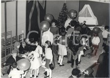 1964 GENOVA - Fiera del Bimbo - Piccoli modelli in passerella *Foto 24x18 cm