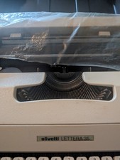 macchina da scrivere olivetti