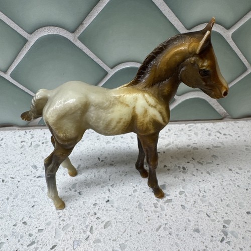 Breyer model horse mustang - model,