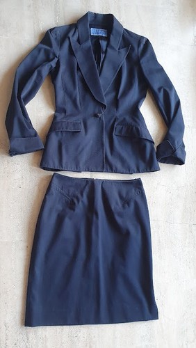 Très chic tailleur - , thierry