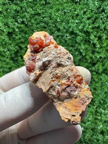 Vanadinite con esemplare - vanadinite, di