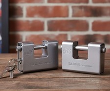 2 LUCCHETTI CATENACCIO CORAZZATO ANTISCASSO PER CANCELLO SERRANDA 3 CHIAVI 