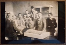 FOTOGRAFIA BENITO MUSSOLINI AUTOPSIA - ANNO 1994 FOTO RIPRESA