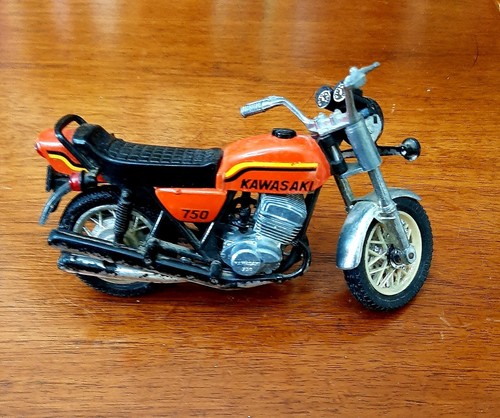 Modellino kavasaki 750 due - modellino,