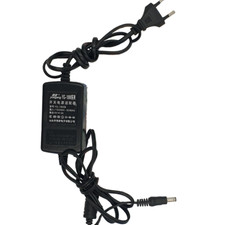 ALIMENTATORE (YC-1805B) YUEGANG 100-240V  5 V - 3 A CON CAVO COLORE NERO