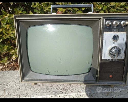Televisione antica a - , tubo