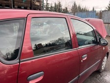 Mitsubishi Colt 2004 finestra
