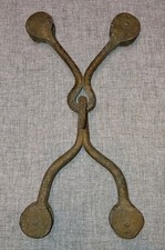 Antica Carrucola In Ferro Composta Da Due Parti Separabili  Con 4 Pulegge 