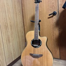 Yamaha Apx500 Nt Chitarra acustica elettrica con custodia