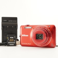 Nikon Coolpix S6600 rossa con