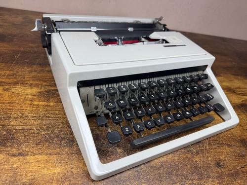 Nice serviced 1968 olivetti - nice!,