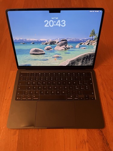 Apple macbook air - 13,6",