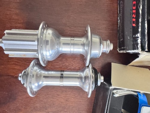Campagnolo record hubs 11 - hubs, 10