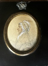 Antico ritratto di donna in