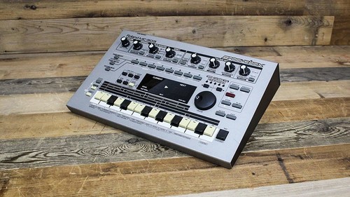 Roland 303 dance sequencer - dance,