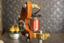 Macchina per tatuaggi fatta a