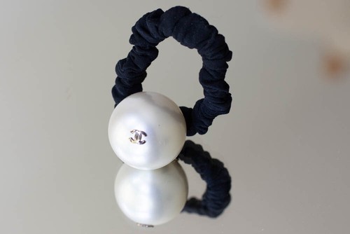 Chanel hair pony elastico per