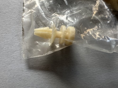 Perno sportello airbag lato - perno,