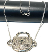 Collana da donna con ciondolo