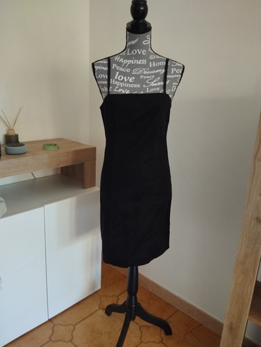 Tubino nero con spacco sul - nero,