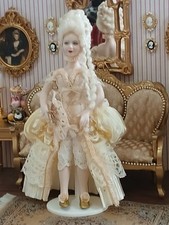 Casa delle bambole in