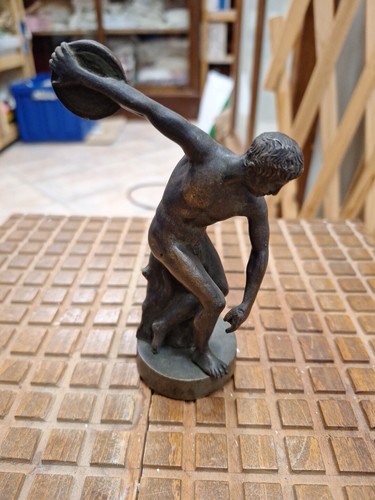 Scultura discobolo bronzo - in,