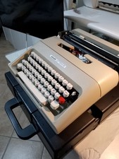 Macchina da scrivere Olivetti Lettera 35  Con Custodia.