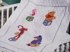 Trapunta Janlynn Disney Home Pooh's Block Party 113278-iniziata e incompleta