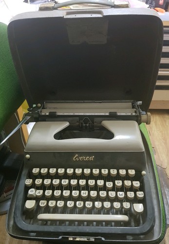 Macchina scrivere everest - macchina,