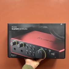 Pacchetto registrazione Focusrite Scarlett 2i2 Studio 4a generazione