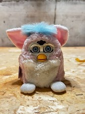 Hasbro Tiger Electronics Furby peluche personaggio rosa retrò vintage 1999 2000