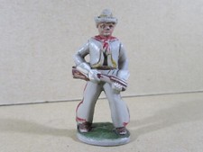 101U Vintage Personaggio Plastica Mucca Boy Con Armi Giocattolo Antico H 5.7 CM