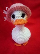 AMIGURUMI PAPERA CON CAPPELLO