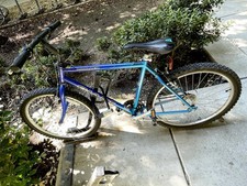 Giant Mountain Bike- Boulder