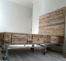 Letto con cassettoni