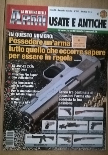 Vetrina delle armi usate - vetrina, e
