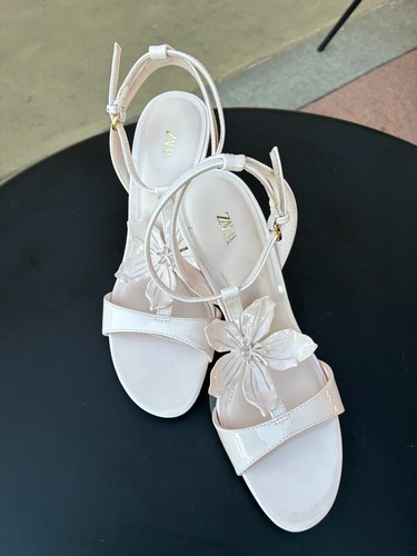 Zara flower detail patent - zara,